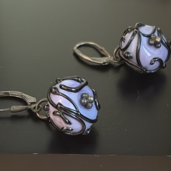 Beautiful lavender and black lamp work earrings vintage - Picture 2 of 3